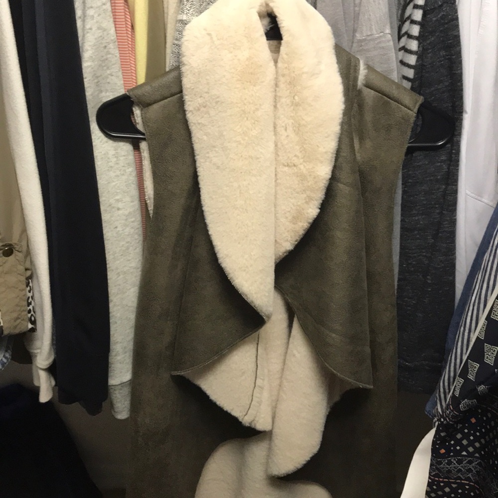 Fur vest